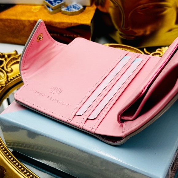 🆕 CHIARA FERRAGNI 🧿 BNIB Range A Eyelike Bifold Wallet, Grey - Picture 4 of 16